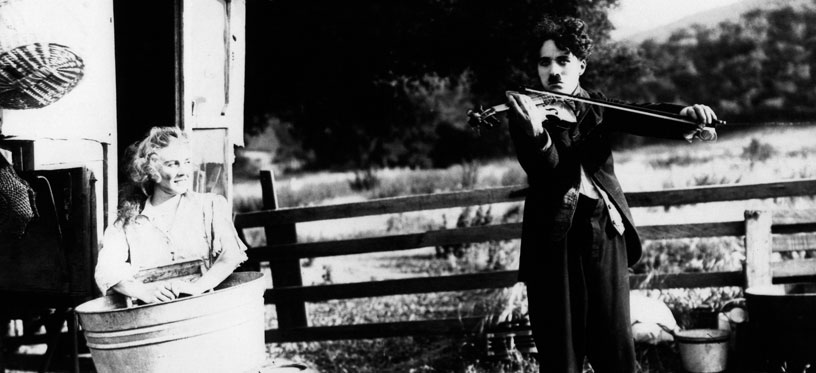 Charlot sur la route Charlot sur la route