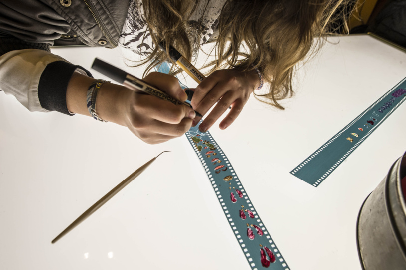 Atelier grattage de pellicule Atelier grattage de pellicule